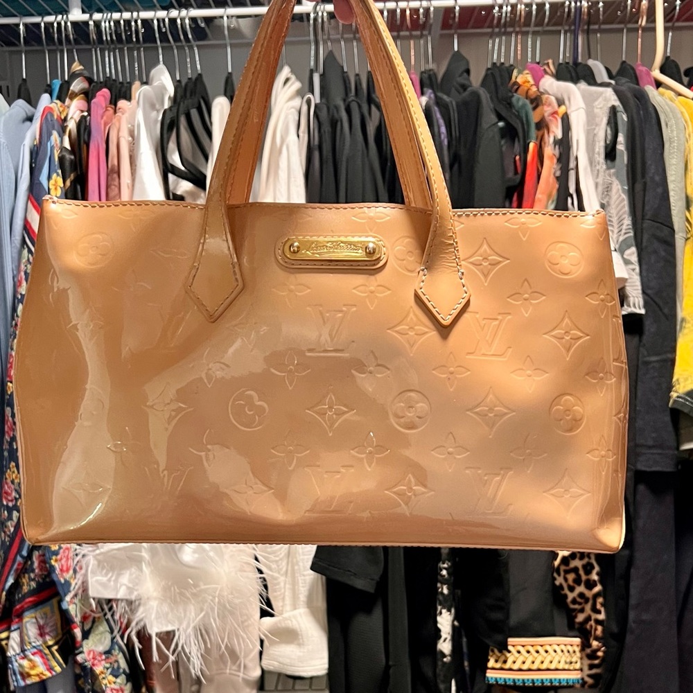Louis Vuitton Vernice tote in nude metallic